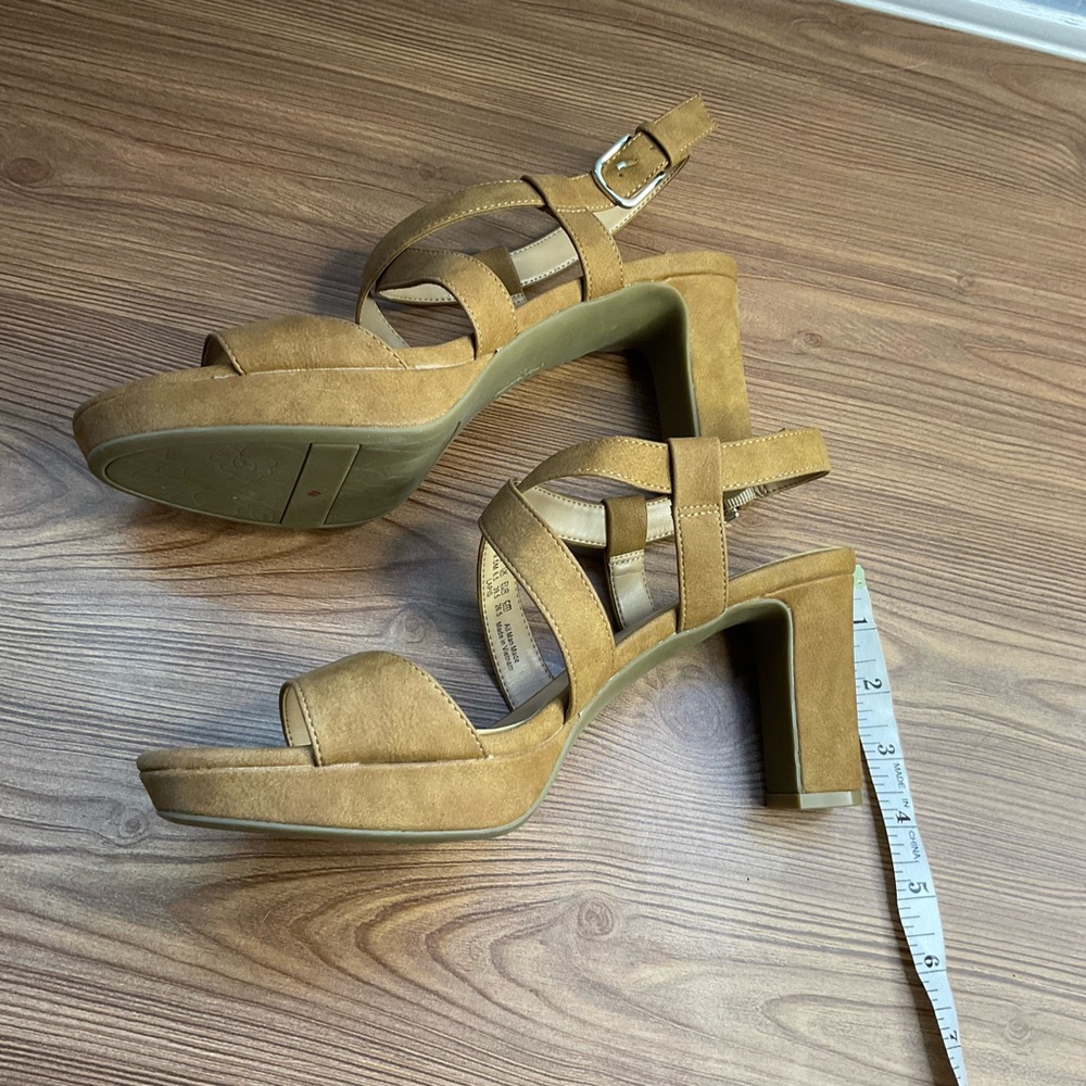 Abella Tan brown Suede platform Women's Sandals heels size 9.5